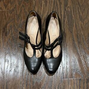 5th Avenue Women’s leather pumps in size 38